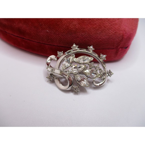 Vintage Trifari Alfred Philippe Silvertone Clear Rhinestone Spray Ribbon Brooch - Picture 5 of 9